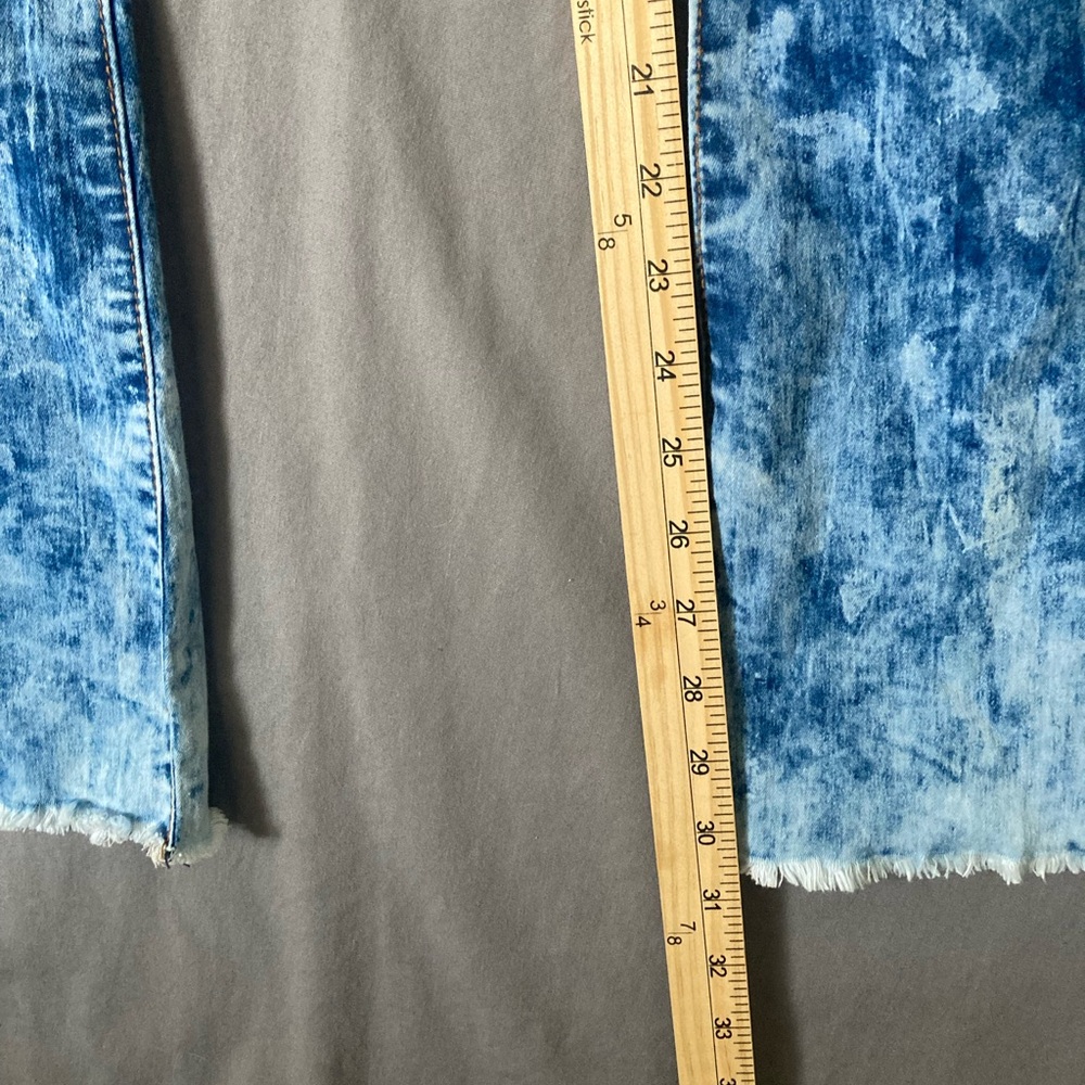 VIP JEANS-size 9/10 High Rise - Picture 9 of 13